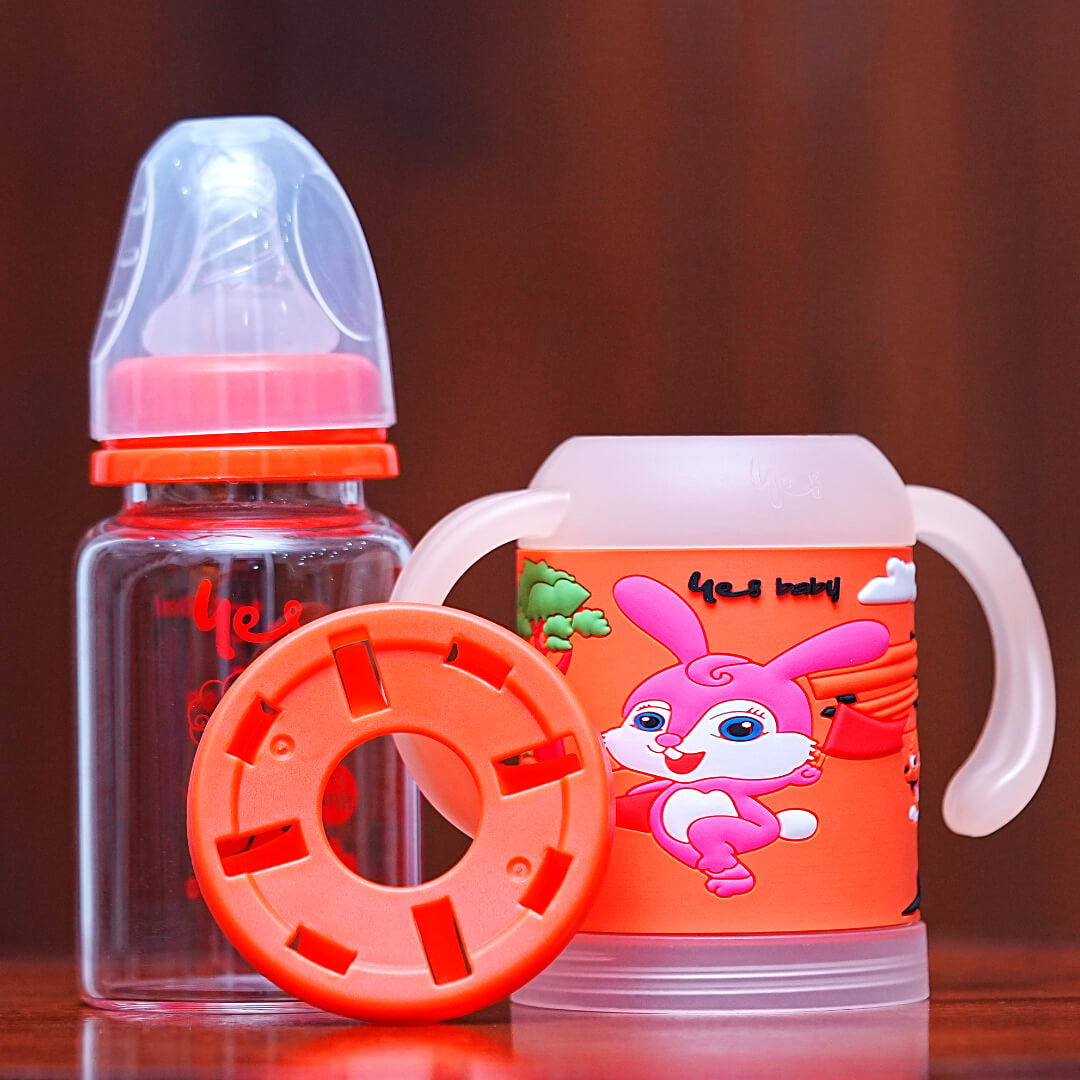 120ml Glass Anti-Colic Feeding Bottle with Cute Design (8 Months+)