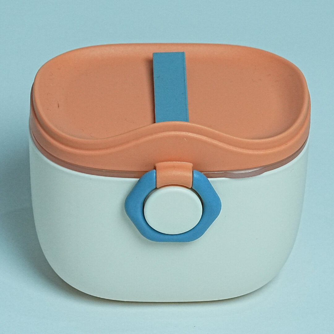 Portable Baby Formula Dispenser with Built-in Scoop | BPA Free | Leakproof